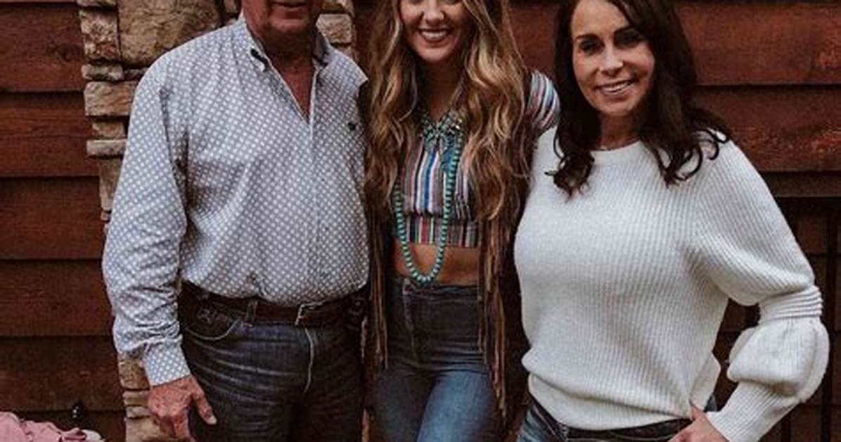 Are Lainey Wilson's Parents Divorced? - Full Details