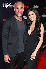 Jay Harrington Couple: Enhancing the Spotlight and Breaking Barriers